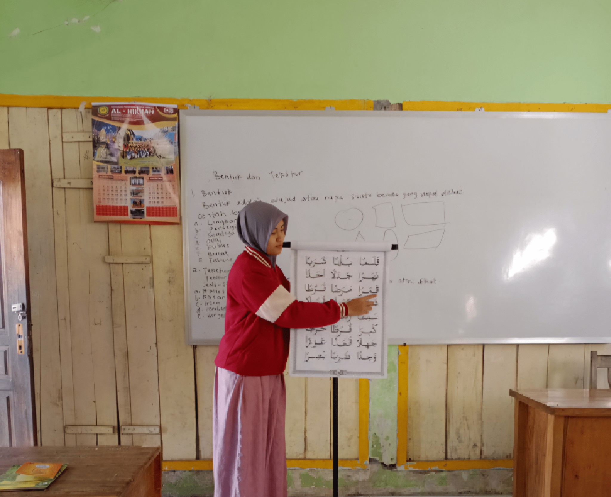 Mahasiswa KKN STIT Muhammadiyah Lumajang Dampingi Pembelajaran Al-Qur'an dengan Metode Ummi di MI Bustanul Ulum