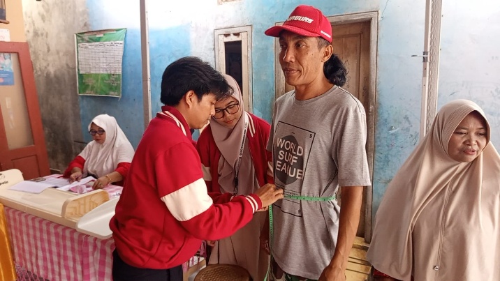 Posyandu Lansia Jadi Ruang Edukasi Kesehatan dan Deteksi Dini Penyakit di Desa Tempeh Lor