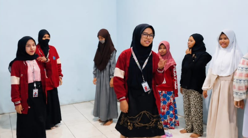 Menumbuhkan Cinta Bahasa Al-Qur'an Melalui Pembelajaran Interaktif di LKSA Putri Muhammadiyah