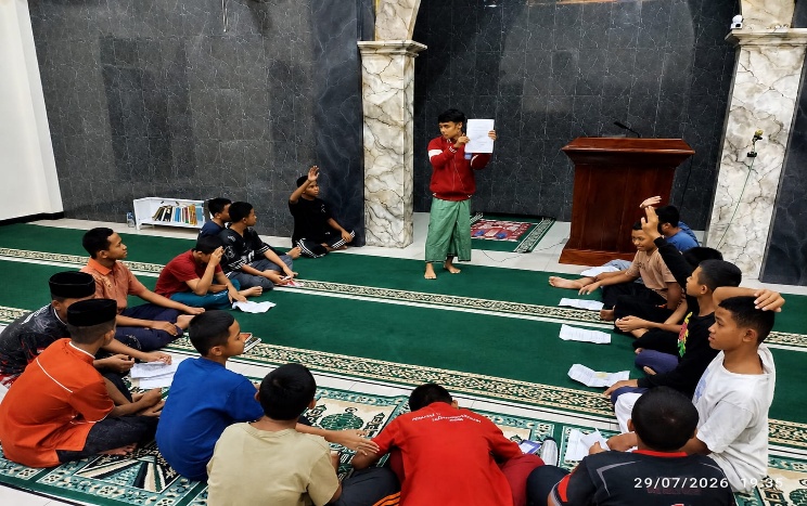 Pendampingan Dzikir Setelah Shalat Perkuat Pendidikan Karakter Santri MBS Al Fajr